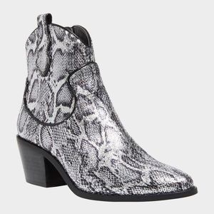 Metallic cowgirl boots / western boots